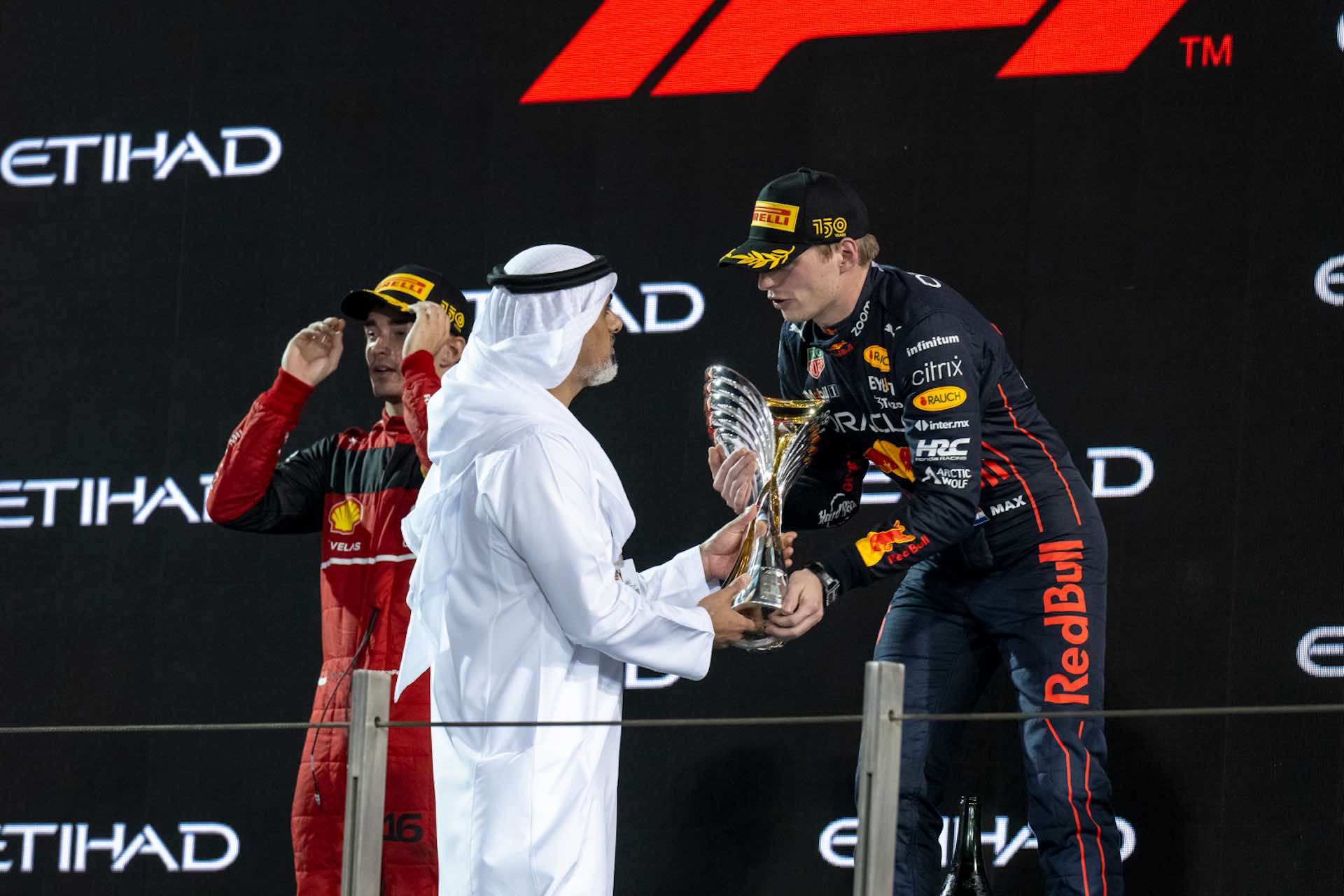 With his 15th win, Max Verstappen finished the F1 season on top